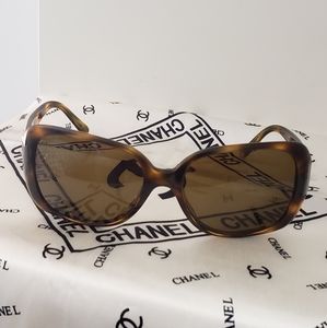 VTG Chanel tortoise women's sunglasses